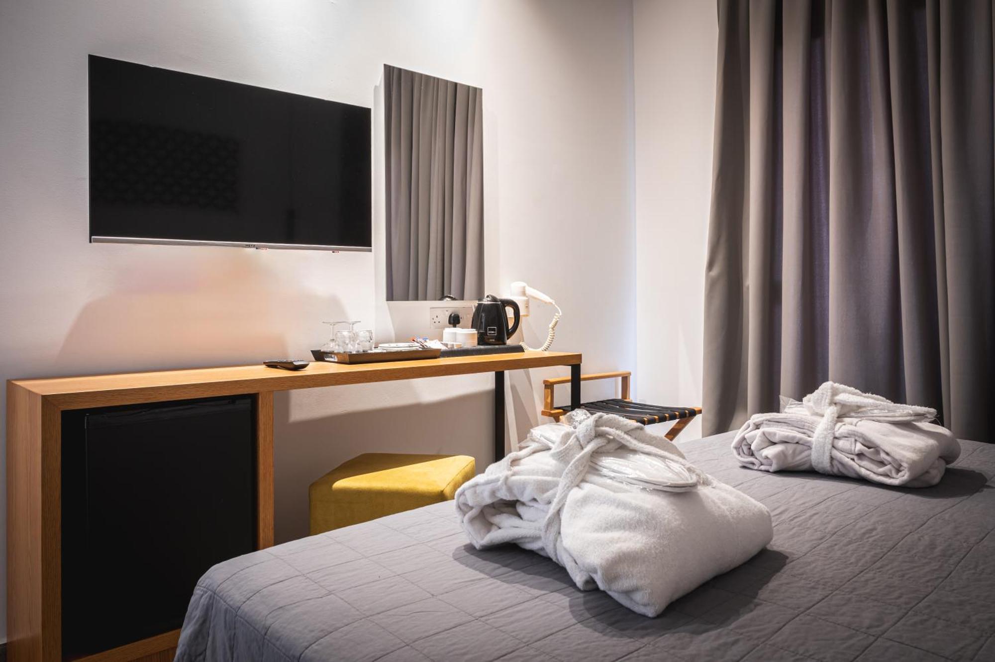 Kefalos Damon Aparthotel Paphos
