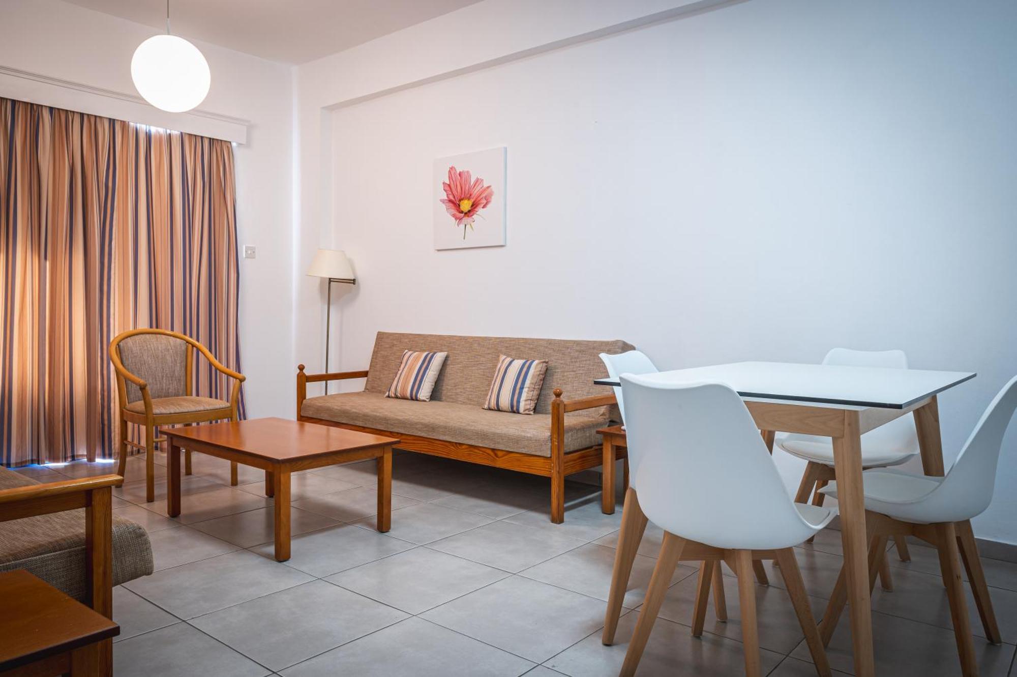 Aparthotel Kefalos Damon Paphos